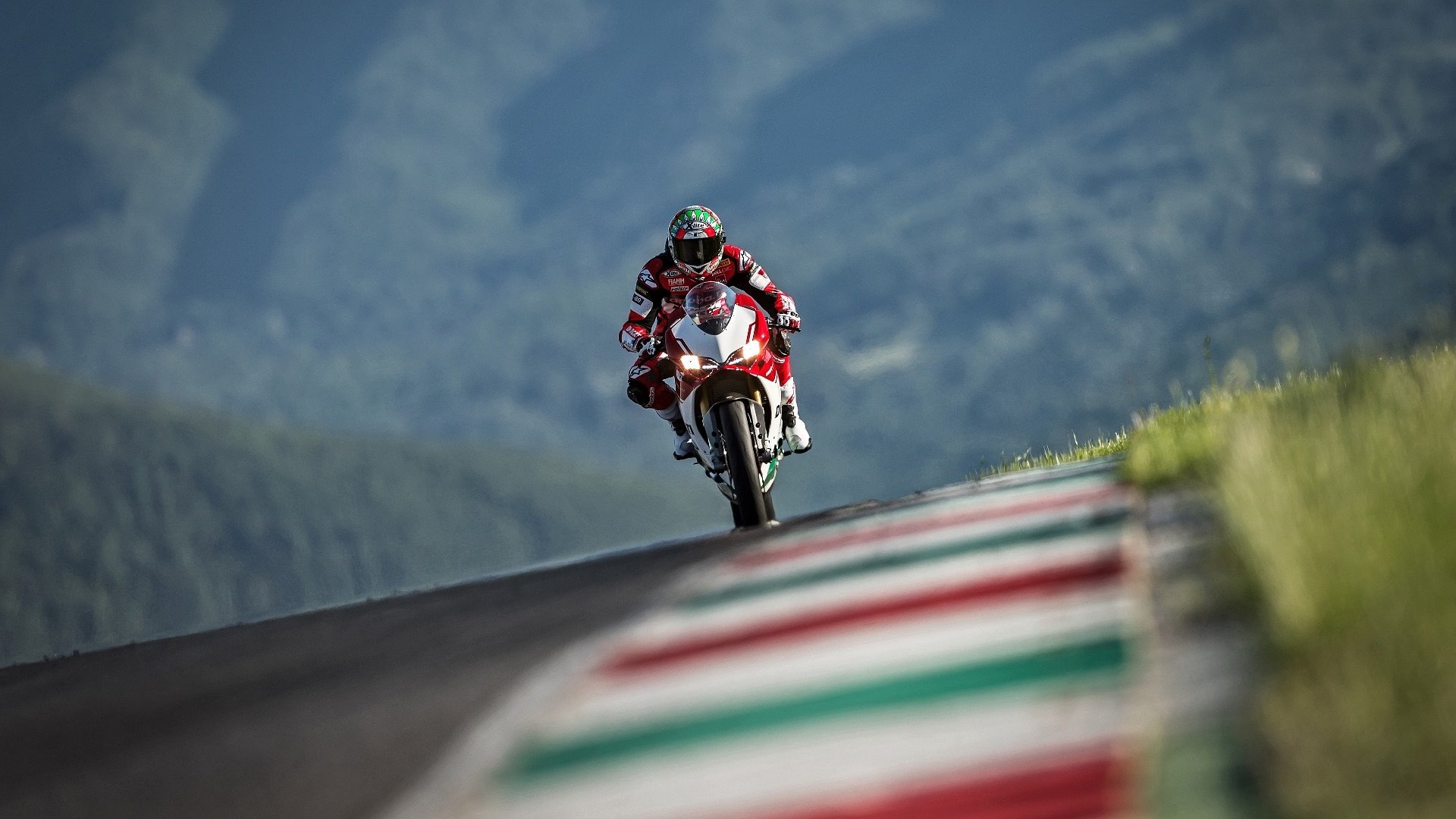 孤星闪耀，拉什福德导演2026世界杯出线战，捷克斩落突尼斯书写唯一剧本